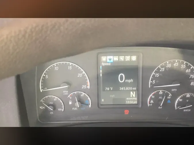 2021 Freightliner Cascadia 126