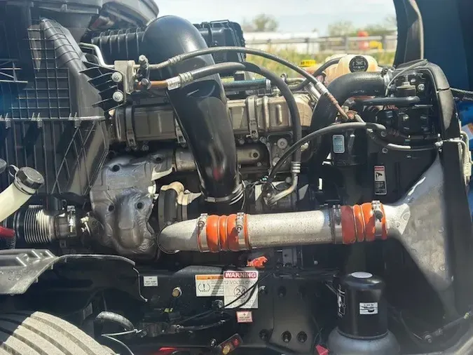 2021 FREIGHTLINER Cascadia 126