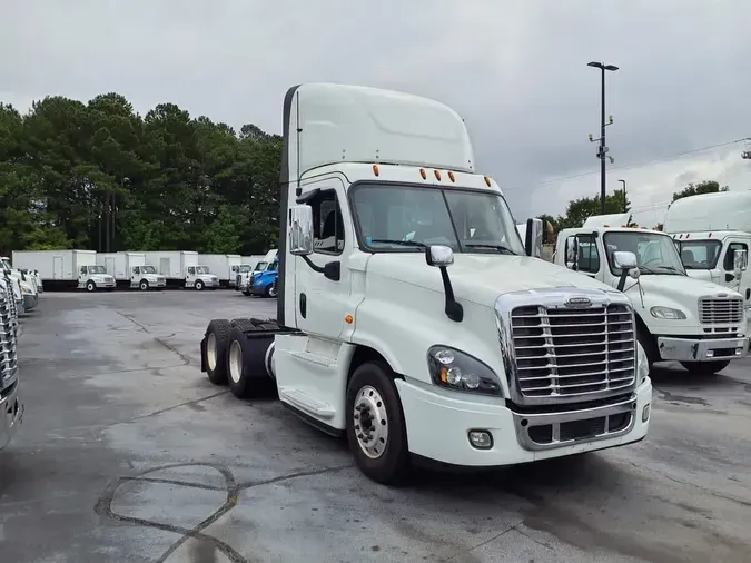 2019 FREIGHTLINER/MERCEDES CASCADIA 1252899ad259e157a8d295528ae588c965b