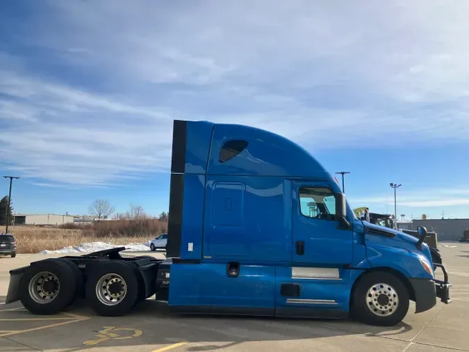 2022 Freightliner Cascadia