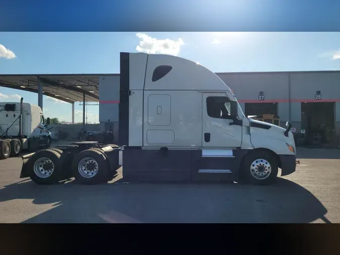 2022 Freightliner Cascadia 126