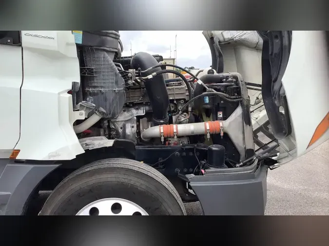 2021 Freightliner Cascadia 126