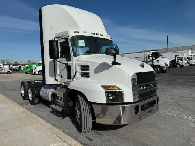 2025 MACK AN64T