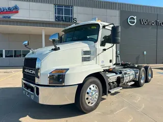 2020 MACK AN64T