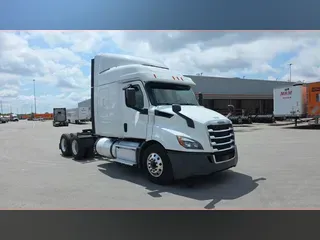 2020 Freightliner Cascadia 126