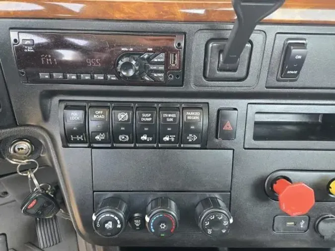 2020 International LT625