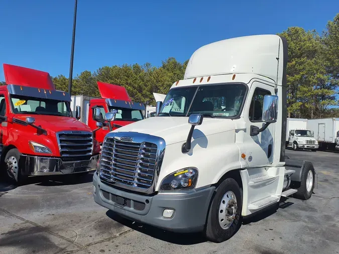2019 FREIGHTLINER/MERCEDES CASCADIA 125