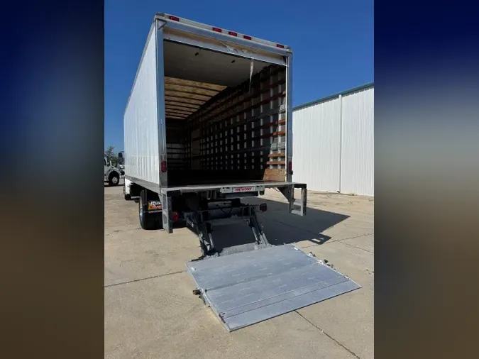 2019 Freightliner Business Class M2 106