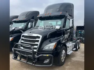 2022 FREIGHTLINER Cascadia 116