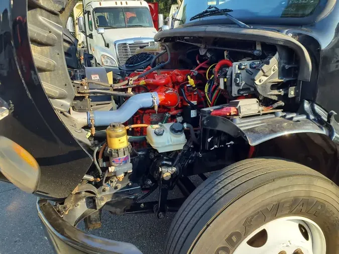 2019 FREIGHTLINER M2 106