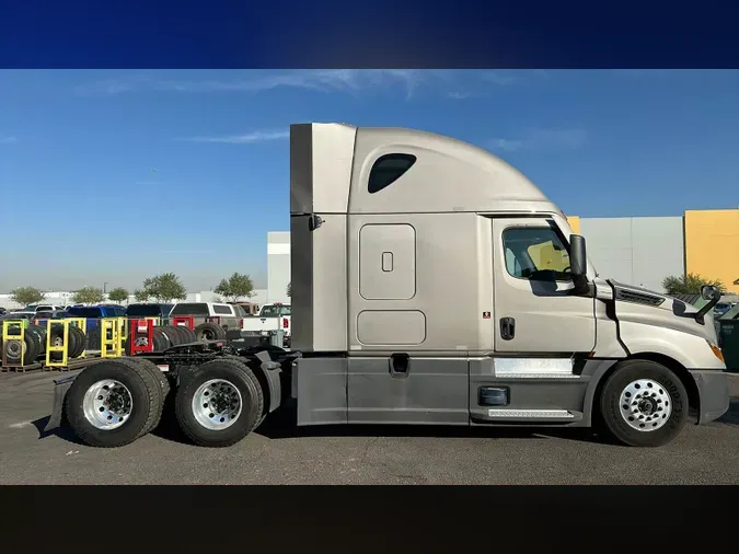 2024 Freightliner Cascadia 12628c392abb1d9f6716b27967d2ccf06ee