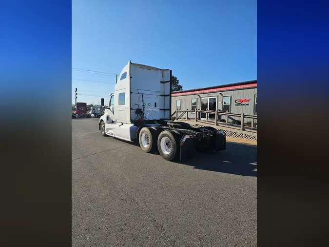 2019 NAVISTAR INTERNATIONAL LT625 SLPR CAB