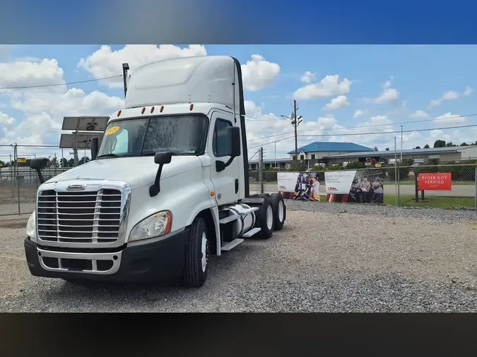 2019 FREIGHTLINER/MERCEDES CASCADIA 12528c7960dafad27a523efbe99e0d213f5