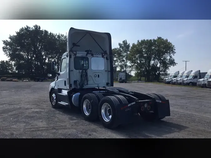 2020 Freightliner Cascadia 126