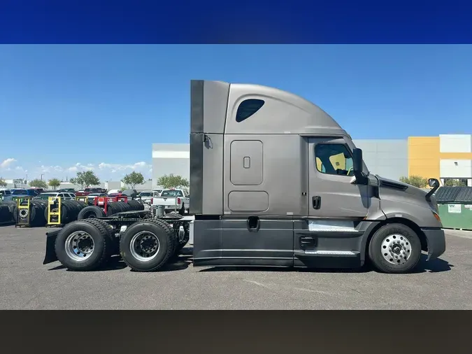 2024 Freightliner Cascadia 126