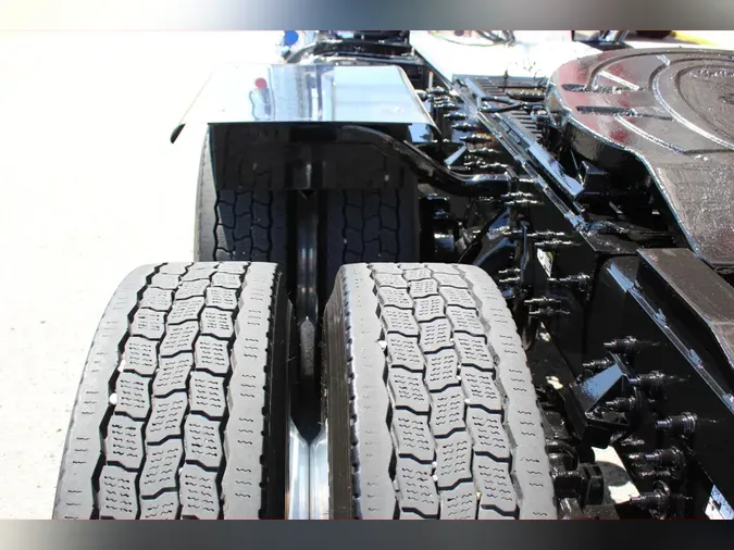 2024 Peterbilt 389
