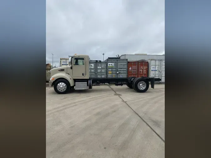 2018 Peterbilt 337