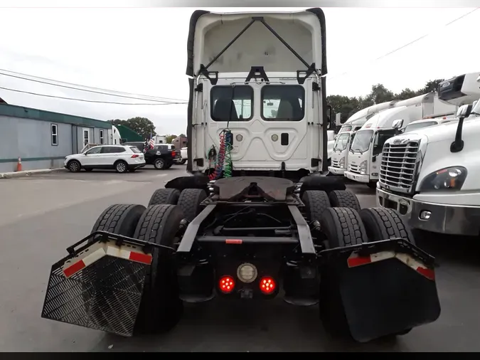 2016 FREIGHTLINER/MERCEDES CASCADIA 125