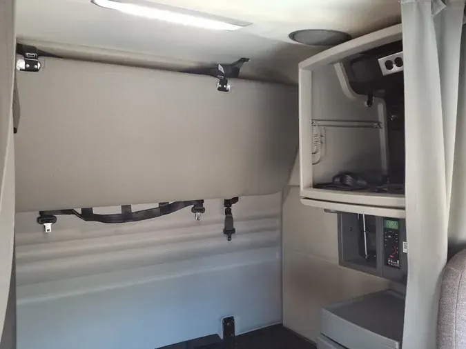 2020 VOLVO VNR64T-640