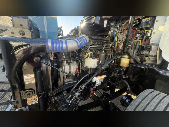 2021 Peterbilt 57928d48114ca6e9e731d3fa7c2edf1cd09