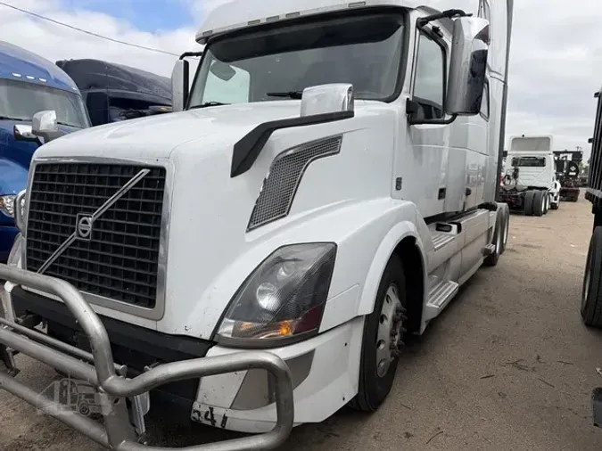 2017 VOLVO VNL64T780
