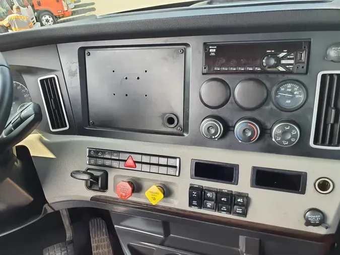 2019 FREIGHTLINER NEW CASCADIA 126