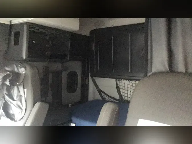 2021 Freightliner Cascadia 126