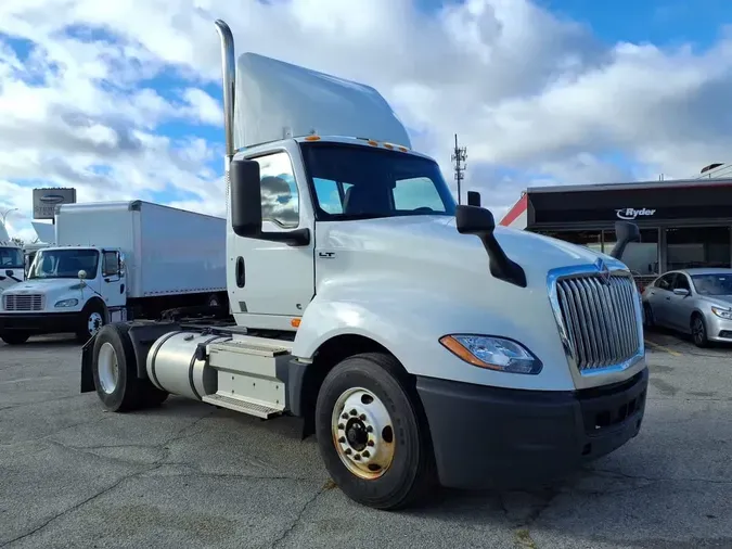 2021 NAVISTAR INTERNATIONAL LT625 DAYCAB S/A28d9128b335f34f995d163a38b069c77