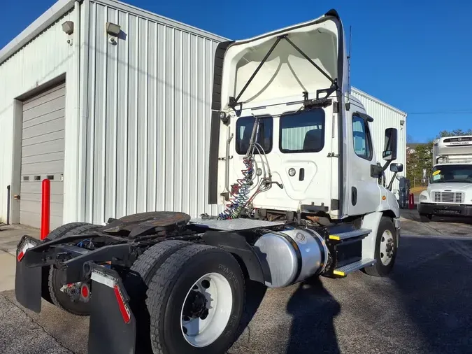 2018 FREIGHTLINER/MERCEDES CASCADIA 113