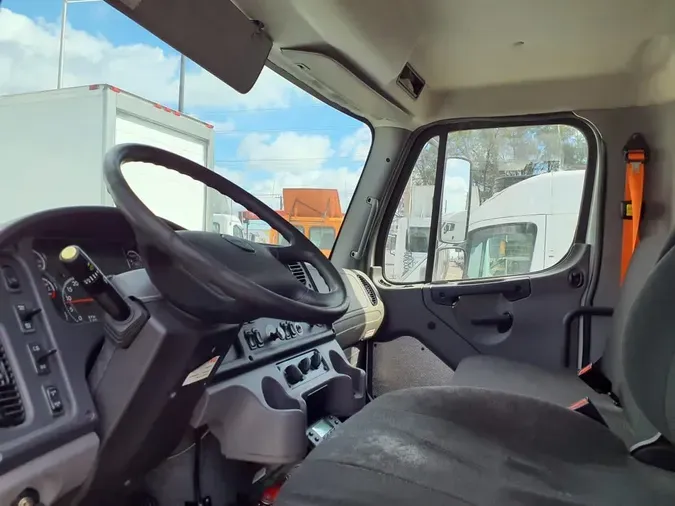 2019 FREIGHTLINER/MERCEDES M2 106