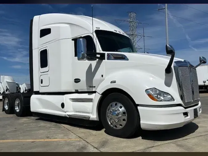 2020 KENWORTH T68028e94d7d858a252a0b66a638aac4c5bd