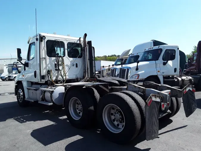 2019 FREIGHTLINER/MERCEDES CASCADIA 125