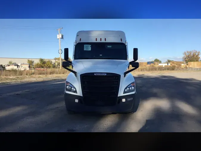 2021 Freightliner Cascadia 126