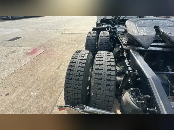 2021 Freightliner Cascadia 126