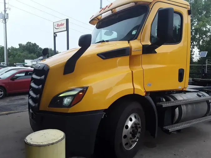 2020 FREIGHTLINER/MERCEDES NEW CASCADIA 11628f3d588ddf0df70680ccdb313ef496d