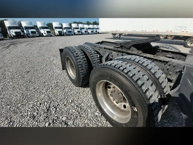 2019 Volvo VNL300