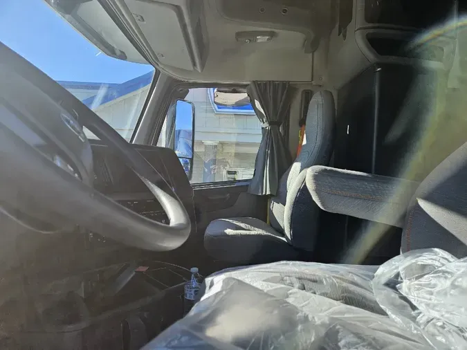 2022 VOLVO VNL64T74028f4b7a48f2c9c6381a7dbe877855d5d