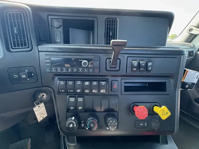 2021 International LT625