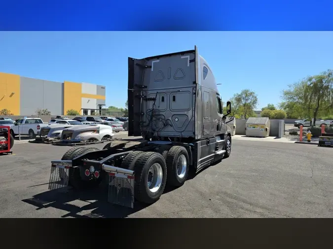 2023 Freightliner Cascadia