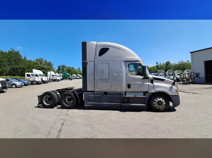 2023 Freightliner Cascadia 126290032c57f14552e42ae82684f15394e
