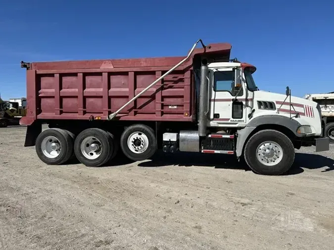 2015 MACK GRANITE GU813