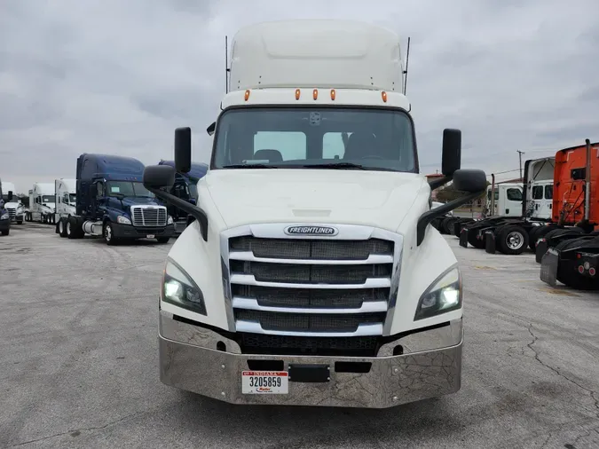 2019 FREIGHTLINER/MERCEDES NEW CASCADIA 116