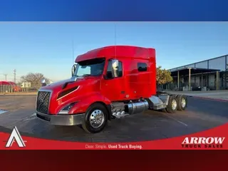 2021 VOLVO VNL740