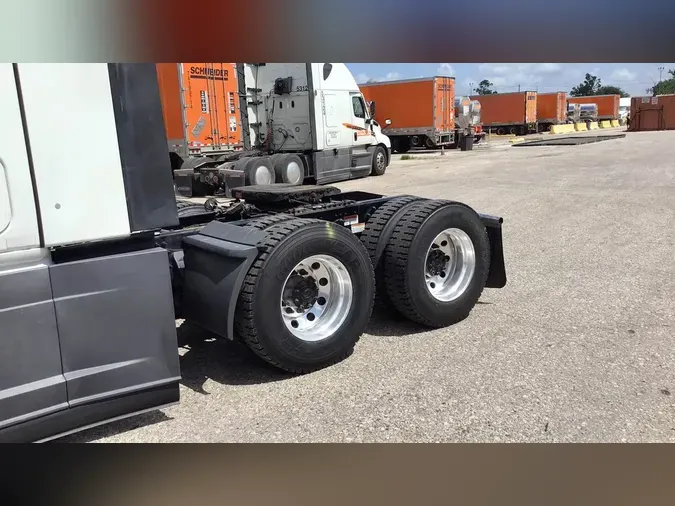 2021 Freightliner Cascadia