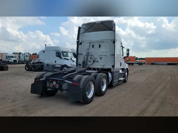 2020 Freightliner Cascadia 126