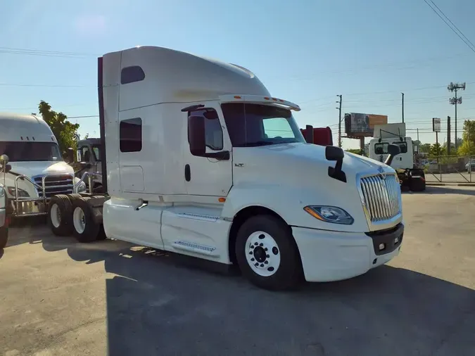 2019 NAVISTAR INTERNATIONAL LT625 SLPR CAB