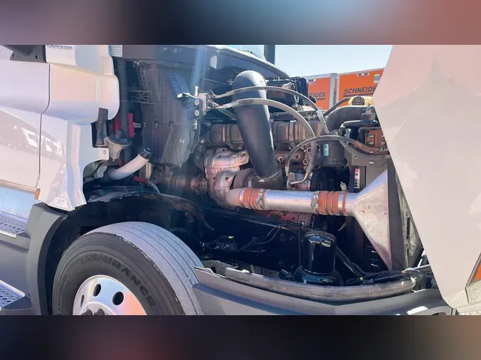 2020 Freightliner Cascadia 126