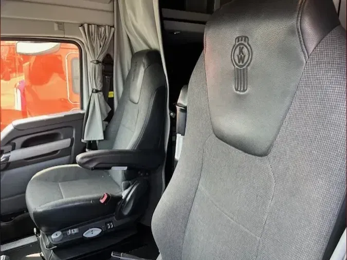 2022 Kenworth T680