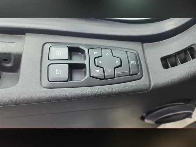 2020 VOLVO VNL300