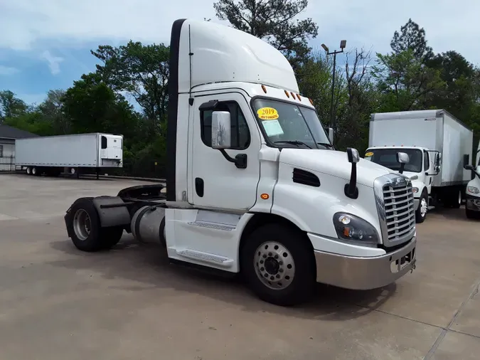 2019 FREIGHTLINER/MERCEDES CASCADIA 113